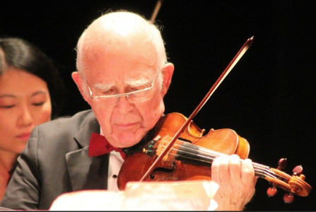 Violinist Joseph Silverstein