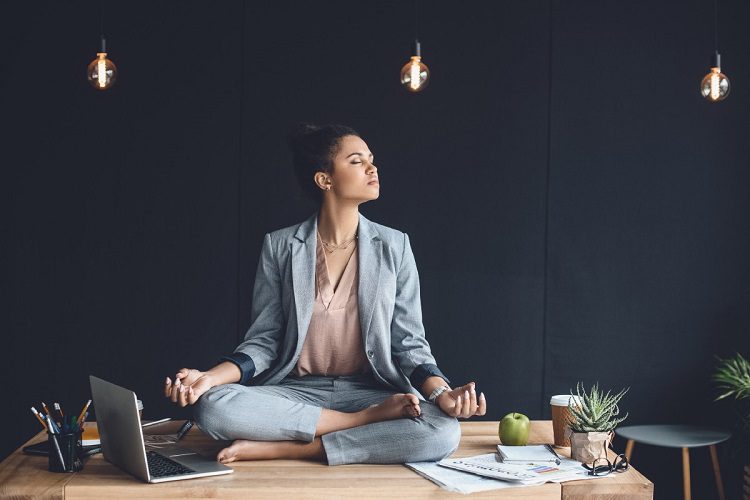 reduce stress levels with mindful mediation